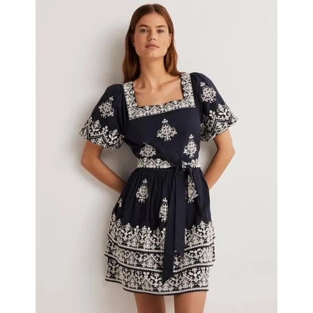 Boden Square Neck Rara Dress Navy
Embroidered SZ 8 Cotton Party Fit Flare